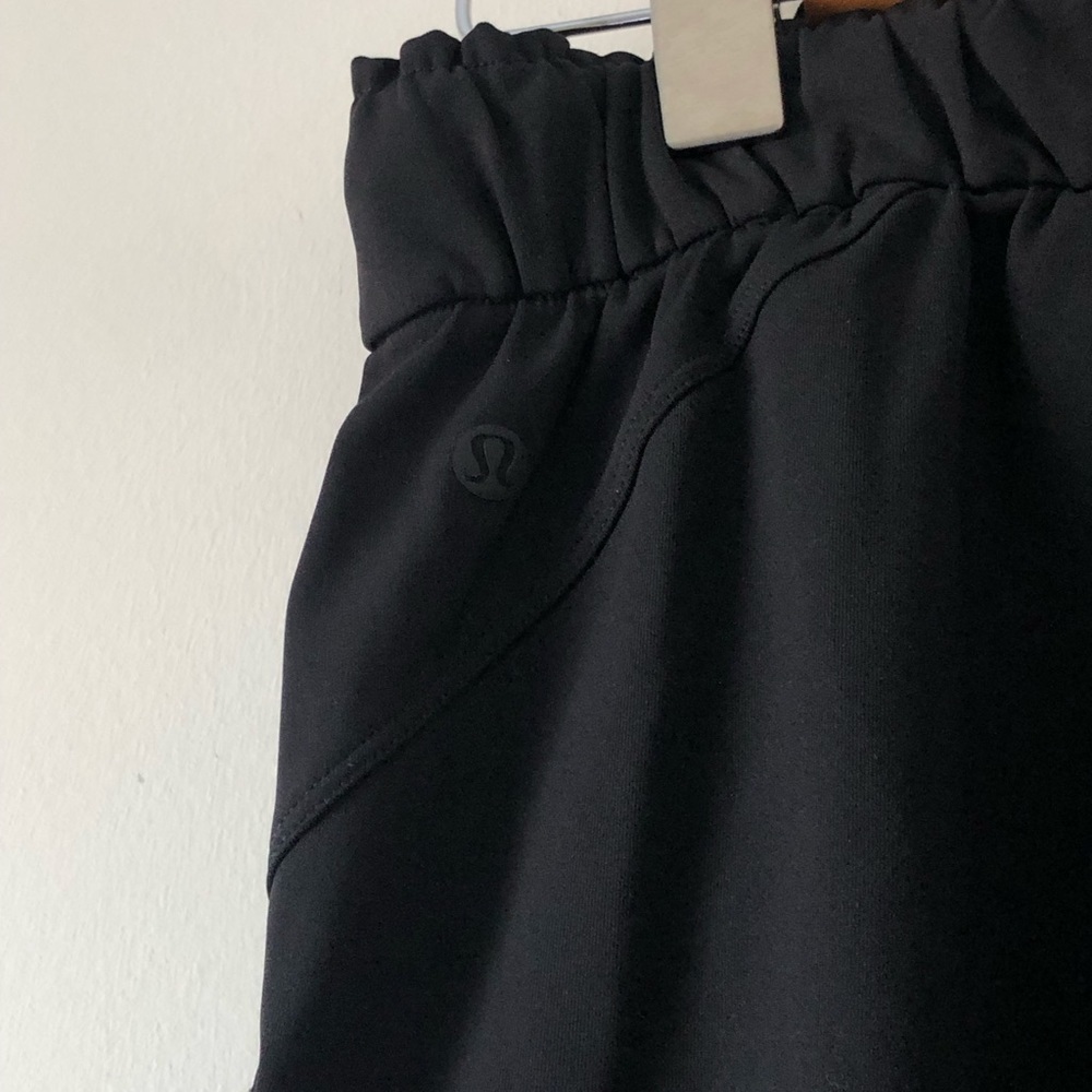 LULULEMON KEEP MOVING CROP HIGH RISE 23” INSEAM BLACK SIZE 4 LIKE NEW - Picture 11 of 11